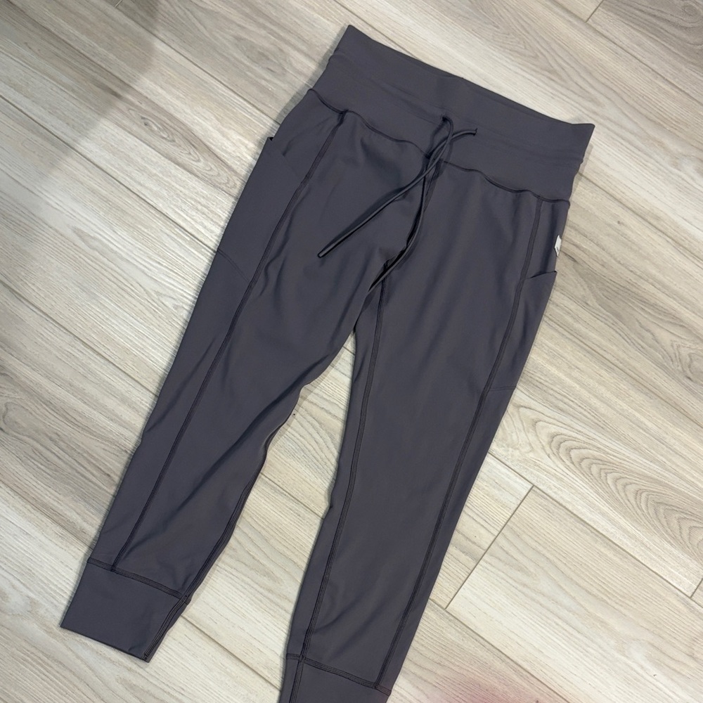 Vuori daily legging with pockets (short)